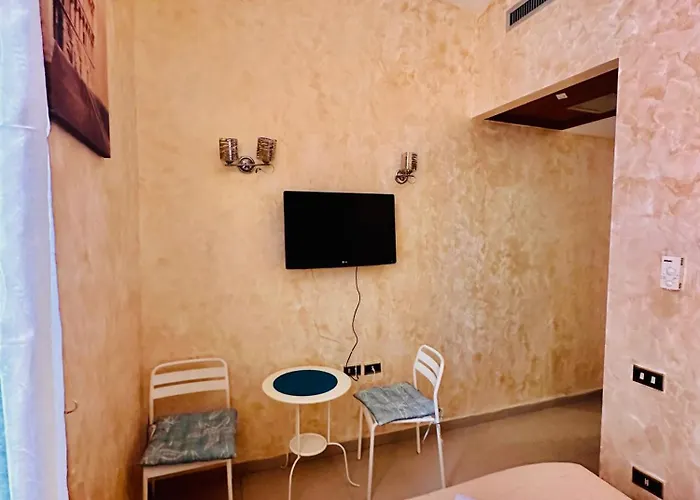 Pensión Max House 2 *